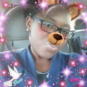 Meet your Posher, Latisha